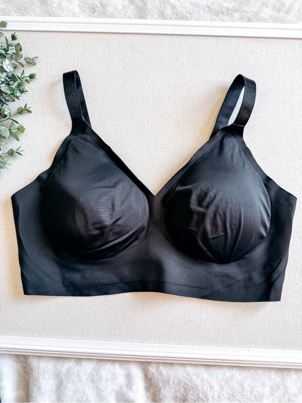 Eby Black Seamless Wireless Bra Removable Pads Size LDD